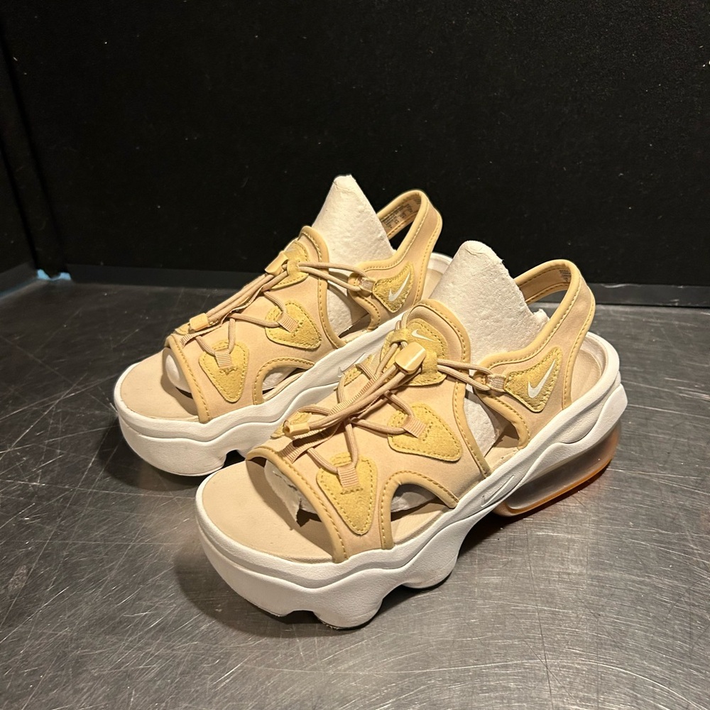 Nike Women's Beige and White Platform Sandals